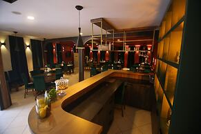 Cevik Palace Otel
