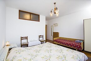 Apartments and Rooms Krstinić