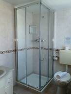 Ocean's 7 - Lagos Guest House