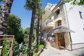Apartments Lončar