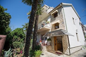 Apartments Lončar