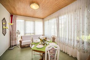 Apartments Jako
