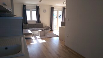 Apartment Hennion / Two Bedrooms A3 Liam
