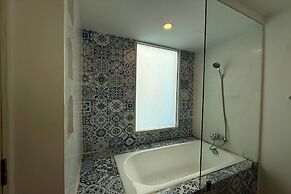 Costa Village Jacuzzi Bangsaray