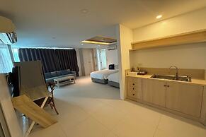 Costa Village Jacuzzi Bangsaray