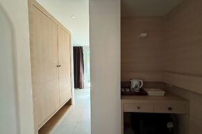 Costa Village Jacuzzi Bangsaray