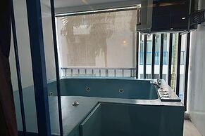 Costa Village Jacuzzi Bangsaray