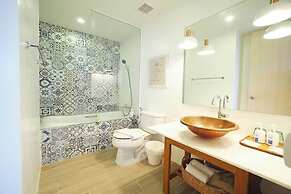 Costa Village Jacuzzi Bangsaray