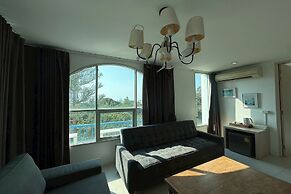 Costa Village Jacuzzi Bangsaray