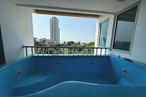 Costa Village Jacuzzi Bangsaray