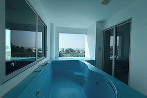 Costa Village Jacuzzi Bangsaray
