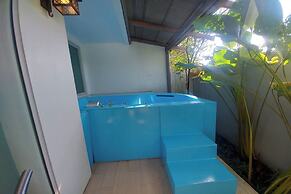 Costa Village Jacuzzi Bangsaray
