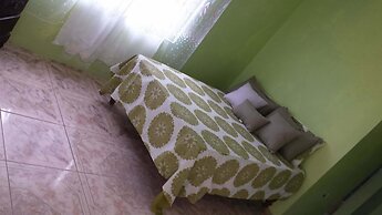 Bamboo - Sleeps 2 - Garden - Parking