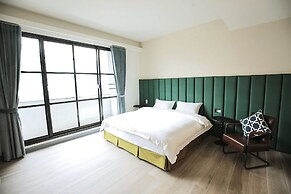 Cloud Hotel