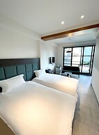 Cloud Hotel