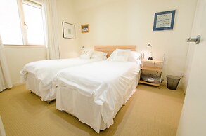 Clifton Court Apt 15 With Heated Pool