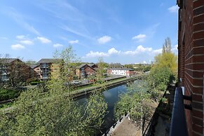 Select Serviced Accommodation - Hunters Wharf