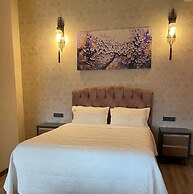 Khall Suite's