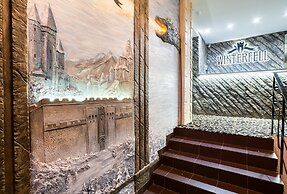 Winterfell on Tretyakovskaya