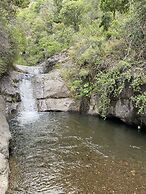 Cabañas entre montañas con tinajas calientes