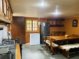 Cabañas entre montañas con tinajas calientes