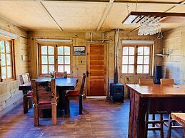 Cabañas entre montañas con tinajas calientes