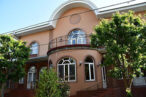 Nurziyo Guest House