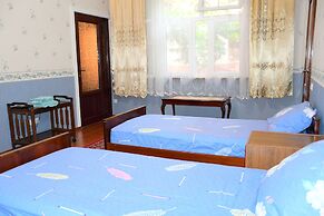 Nurziyo Guest House