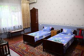Nurziyo Guest House