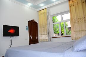 Nurziyo Guest House