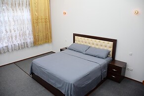 Nurziyo Guest House