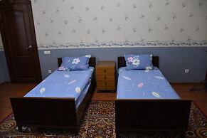 Nurziyo Guest House
