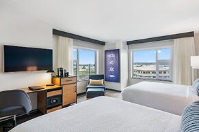Hotel Indigo Everett - Waterfront Place by IHG