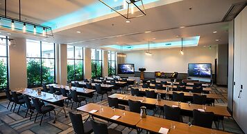 Hotel Indigo Everett - Waterfront Place by IHG