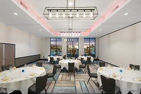 Hotel Indigo Everett - Waterfront Place by IHG