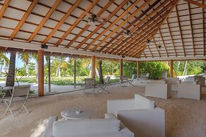 Cinnamon Velifushi Maldives
