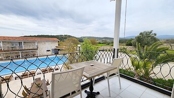 Otel Naturla Göl Evi