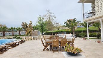 Otel Naturla Göl Evi
