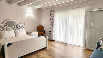 Otel Naturla Göl Evi