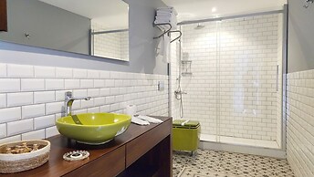 Otel Naturla Göl Evi