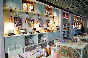 Samsen Street Hotel