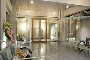 Samsen Street Hotel