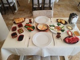 Crassus Cave Hotel