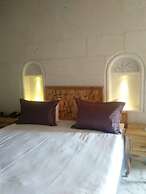 Crassus Cave Hotel
