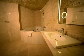 Crassus Cave Hotel