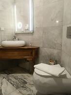 Crassus Cave Hotel