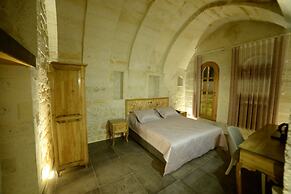 Crassus Cave Hotel