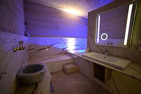 Crassus Cave Hotel