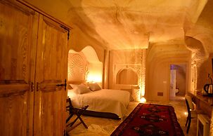 Crassus Cave Hotel