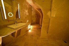 Crassus Cave Hotel